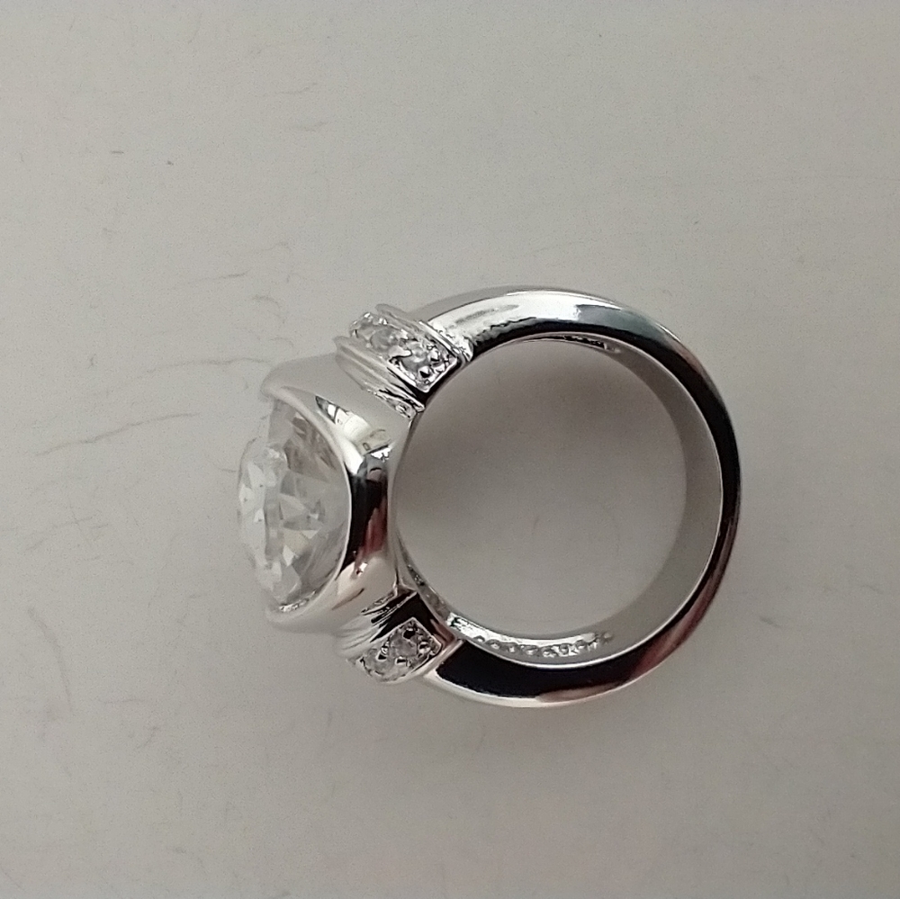 Huge CZ sterling silver ring ๐ - Picture 7 of 8